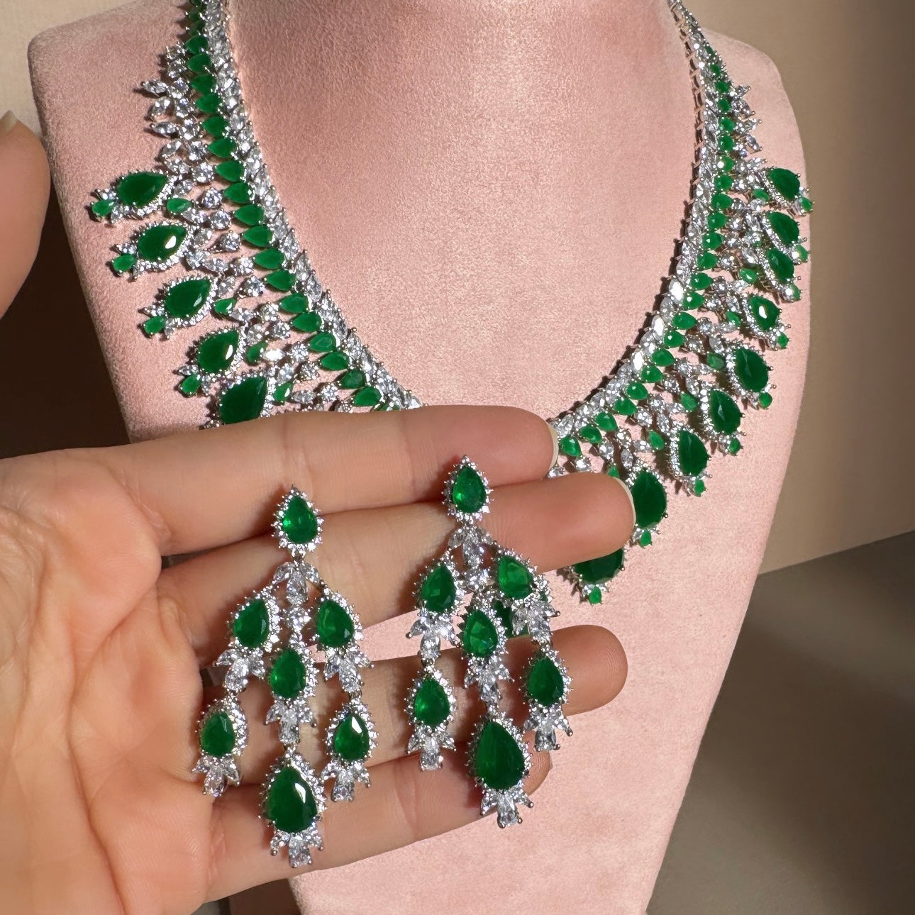 Jurnee - Green Necklace Set