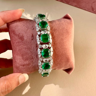 Hibba - Emerald green stone bracelet