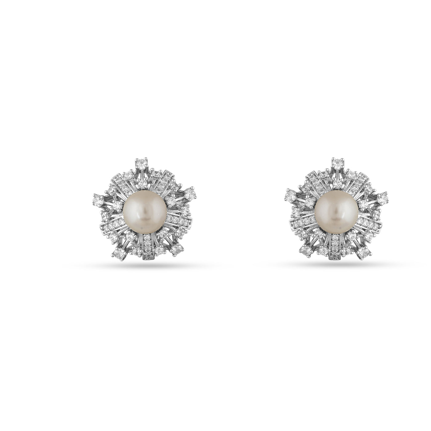 Hindah - Pearl stud earrings