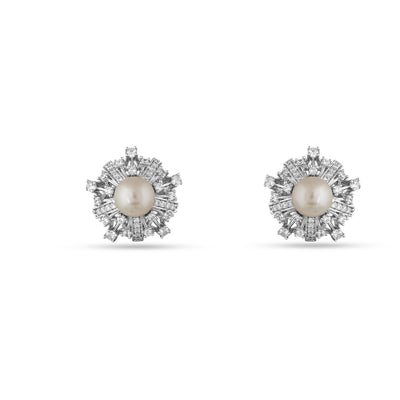 Hindah - Pearl stud earrings