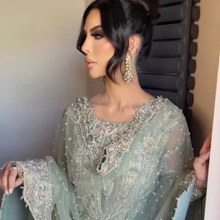 Faryal Makhdoom in Raquel