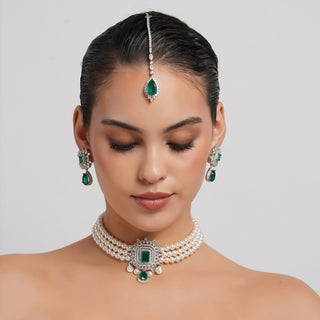 Riva - Green Doublet Maang Tikka