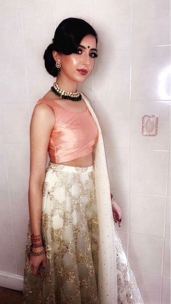2 line uncut kundan necklace as seen on bollywood actress kareena kapoor in dubai. asian indian pakistani bridal jewellery uk usa canada australia