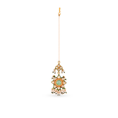 This gorgeous gold plated silver mix base maang tikka with flourite center stone and real pearls is pure elegance. 