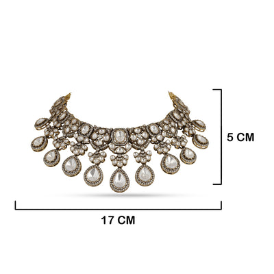 Dark Gold Polki Necklace with measurements in cm. 17cm by 5cm.